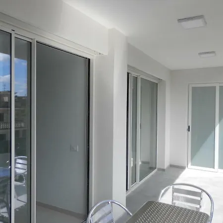 New Holidays Apartment *